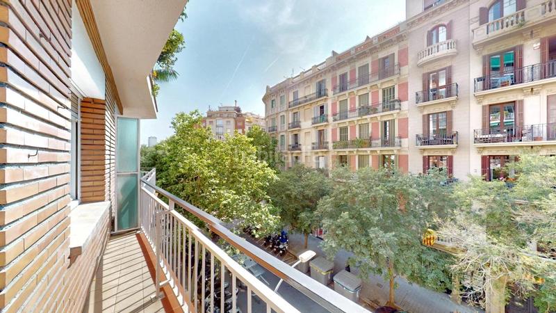Foto 56870804-9a6a-49fc-bba4-43b62dadf309. Piso calle rosselló a dos pasos de rambla de cataluña en Barcelona