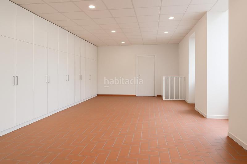 Foto ab42ebba-2544-4408-9d1f-bd8f8236e703. Business premise in Raval Barcelona