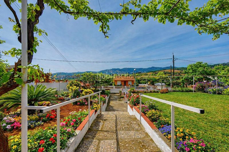 Foto 423ccfa2-e576-44dd-bce0-c4e8615093d0. Casa amb calefacció aparcament a Alella