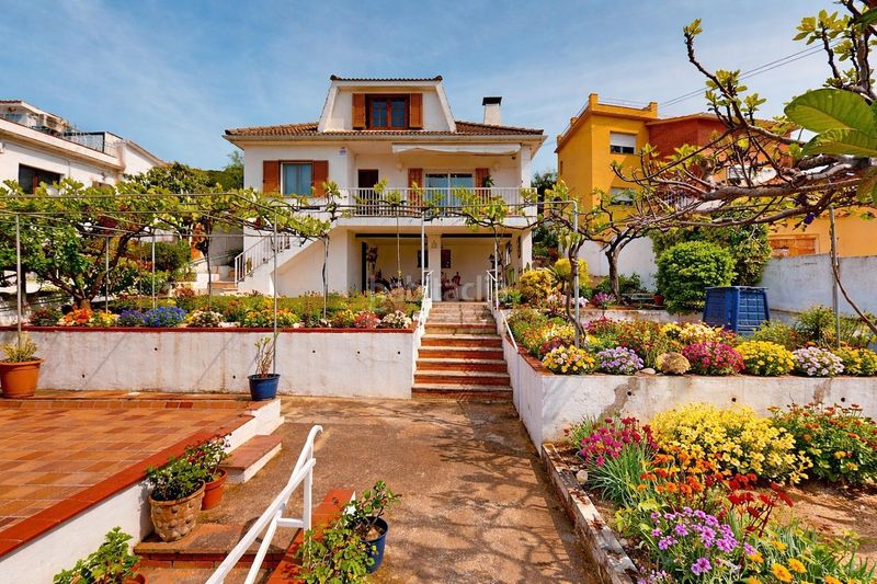 Foto 95ea6c7d-f4b0-49a4-a24e-a8e33ab1a12c. Casa amb calefacció aparcament a Alella