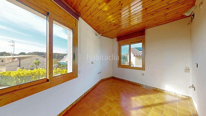 Foto 5b7cd256-9ea5-46e6-99b0-8e36416c0a4d. Casa amb calefacció aparcament a Sentmenat