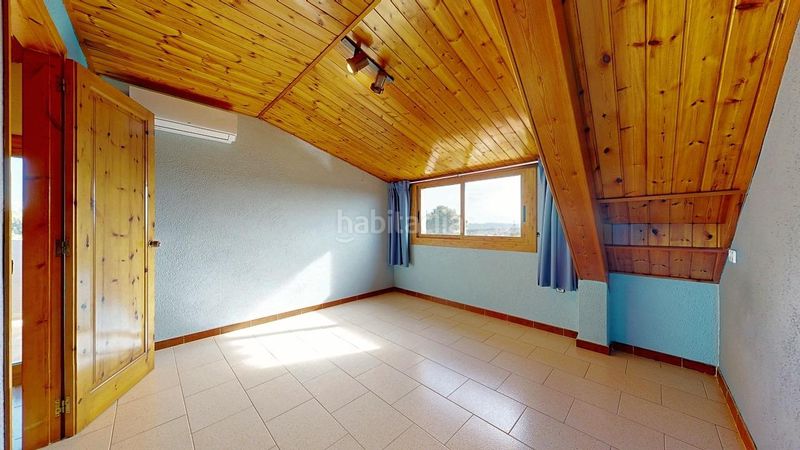 Foto f2e99889-2b24-4160-946f-aca6220ba20d. Casa amb calefacció aparcament a Sentmenat