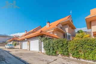 Casa pareada en Calle la ladera del tomillar 7. Chalet en ladera tomillar