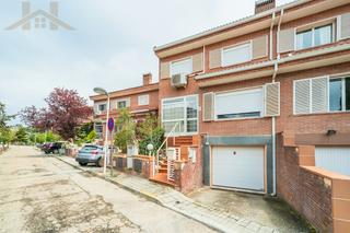 Xalet en Calle luquetto 17. Casa / chalet adosado en venta en calle luquetto 17, san lorenzo