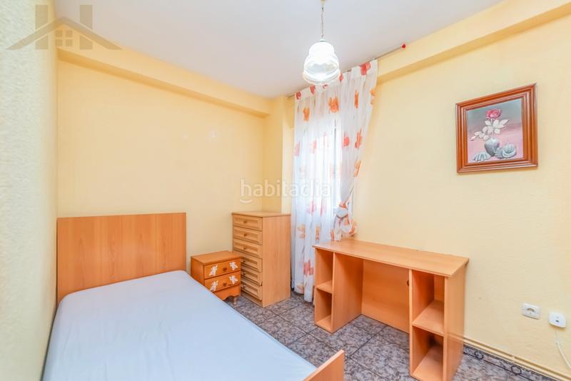 Foto b567becf-4a2c-497b-8f83-f514a7f459e0. Piso oportunidad en el Centro: piso luminoso con terraza y todos los servicios cerca en Valdemoro