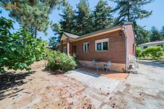 Haus en Calle rosala de castro 5. Chalet independiente