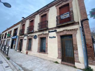 Casa adossada en Calle juan de toledo 25. Edificio multiusos