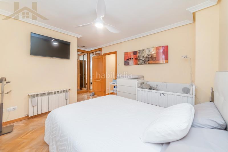 Foto b754dee1-693a-40da-977a-a7f9d0966e95. Casa adosada venta de adosado – zona el caracol en Valdemoro
