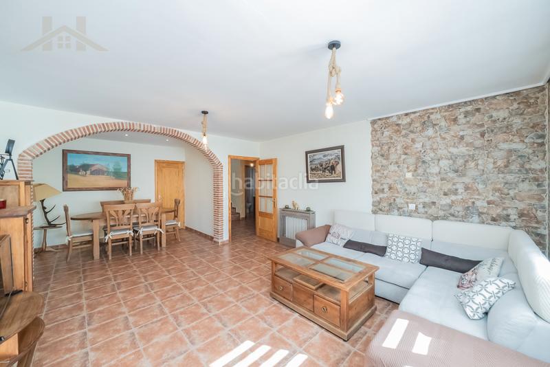 Foto 2a9ff139-60ec-4d90-8da3-03fd09a75811. Maison jumelée avec chauffage parking piscine dans Robledo de Chavela