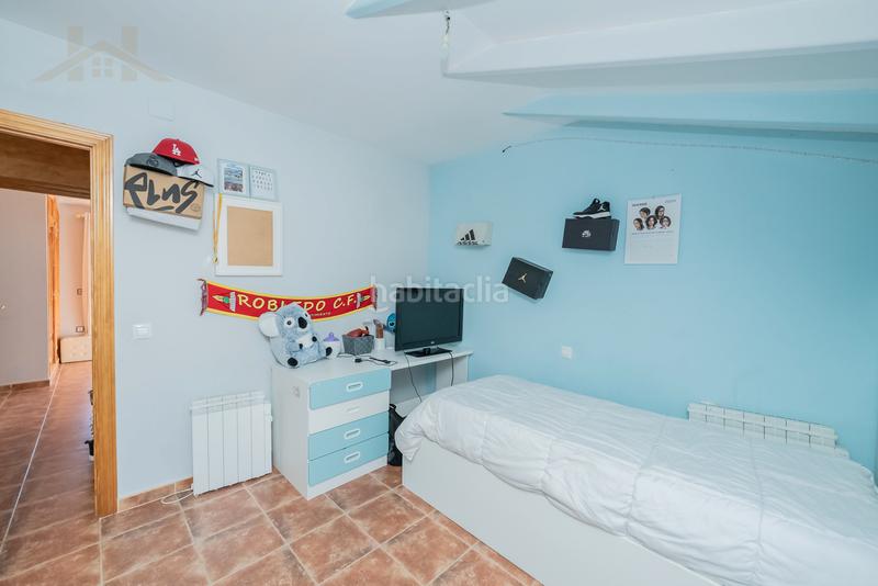 Foto 71deecf9-67b9-4604-84fe-5caf44a498b7. Maison jumelée avec chauffage parking piscine dans Robledo de Chavela