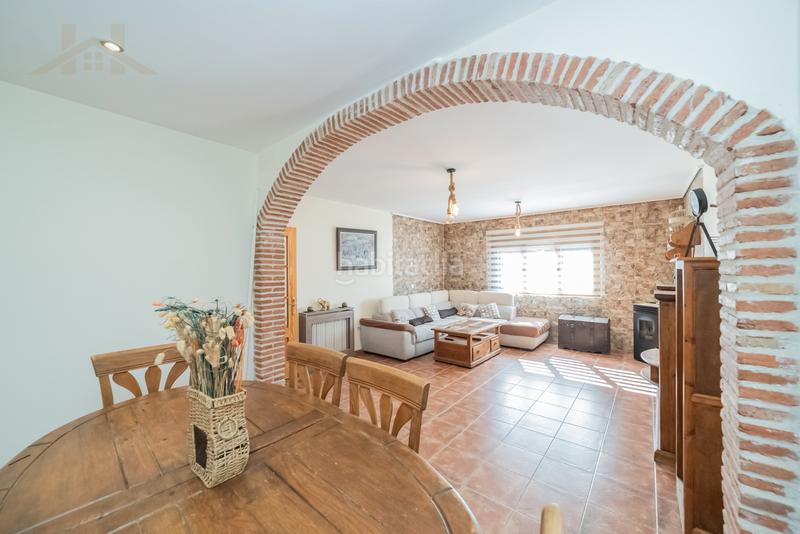 Foto b2024de2-b671-4b54-b1c9-e63ad7461818. Maison jumelée avec chauffage parking piscine dans Robledo de Chavela