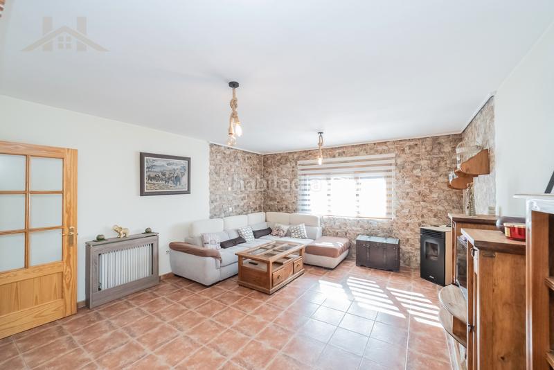 Foto d54d9b89-5749-438a-b5aa-05ca3a5cc708. Maison jumelée avec chauffage parking piscine dans Robledo de Chavela