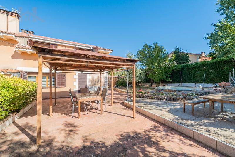 Foto eb998e42-eb06-44c7-8bbc-b78167f766eb. Maison jumelée avec chauffage parking piscine dans Robledo de Chavela