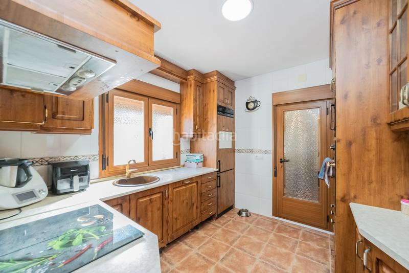 Foto f90a0806-d7cf-4cc1-bfa1-4fdc1bc968be. Maison jumelée avec chauffage parking piscine dans Robledo de Chavela