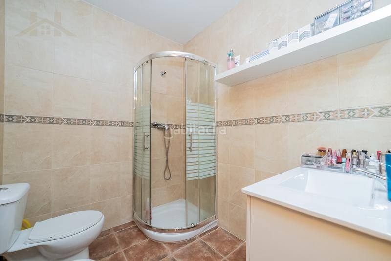 Foto fbee711f-f6fc-4471-a627-d00d0207e238. Maison jumelée avec chauffage parking piscine dans Robledo de Chavela