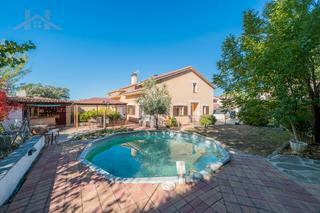 Casa aparellada  Calle el caito. Chalet pareado en el centro