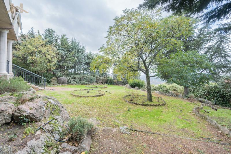 Foto 3a126f6f-3707-4f89-baef-915e54260390. Casa in calle zurich 14 in Robledo de Chavela