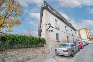 Reihenhaus  Calle calvario. Chalet pareado en el centro de san lorenzo.