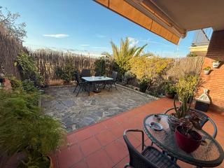 Casa a schiera in Carrer girona 19