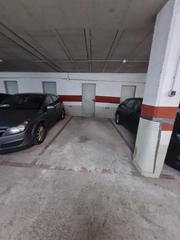 Lloguer Aparcament cotxe a Avinguda francesc macià 265. Plaza de garaje con trastero