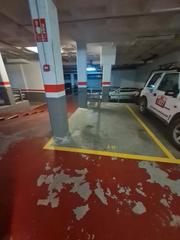 Aparcament cotxe a Avinguda francesc macià 78