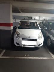 Motorradparkplatz in Carretera de collblanc 5