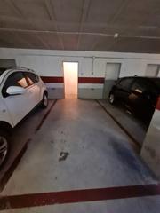 Miete Autoparkplatz in Avinguda francesc macià 265. Parking con trastero