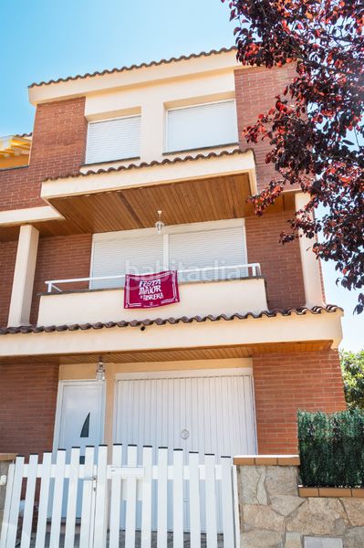 Foto 47c02a05-9957-4eaf-8893-715b07fa2e36. Chalet with fireplace heating parking in Abrera