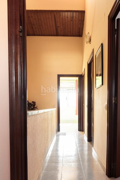 Foto bec5207a-ffb8-4ece-8857-1d2dec30e062. Chalet with fireplace heating parking in Abrera