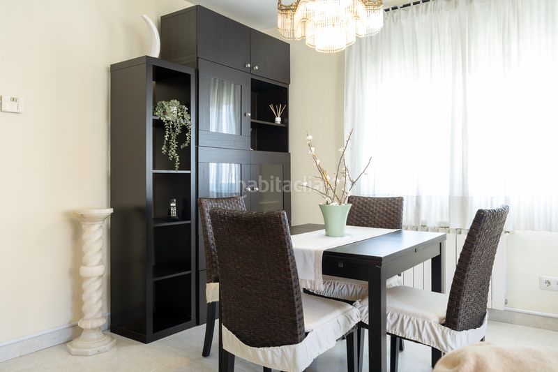 Foto eb0c811e-dd18-48a7-9434-501de0ad7a9f. Chalet with fireplace heating parking in Abrera