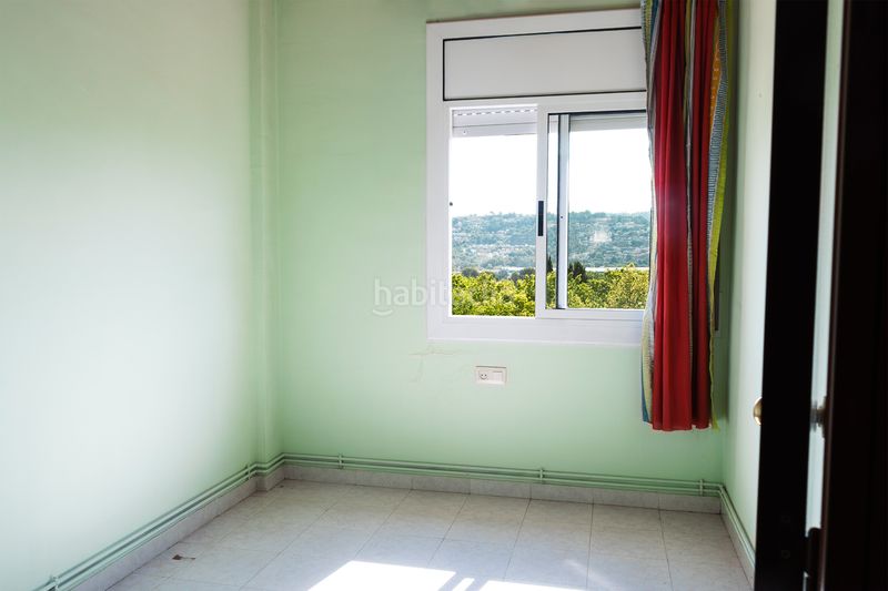 Foto 7160eedf-0c68-43e3-94a0-245dd6cc9e81. Chalet con camino riscaldamento parcheggio in Abrera