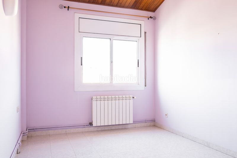 Foto 016f61a7-2bb9-4a23-885e-351af412e327. Xalet amb xemeneia calefacció aparcament a Abrera