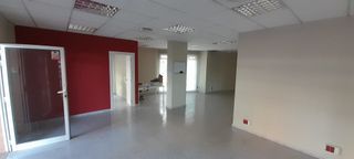 Local Comercial en Passatge la creu. Local comercial con calefacción y aire acondicionado
