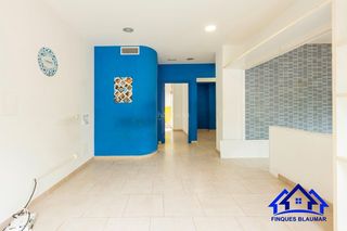 Business premise in Zona alta. Local comercial en zona alta