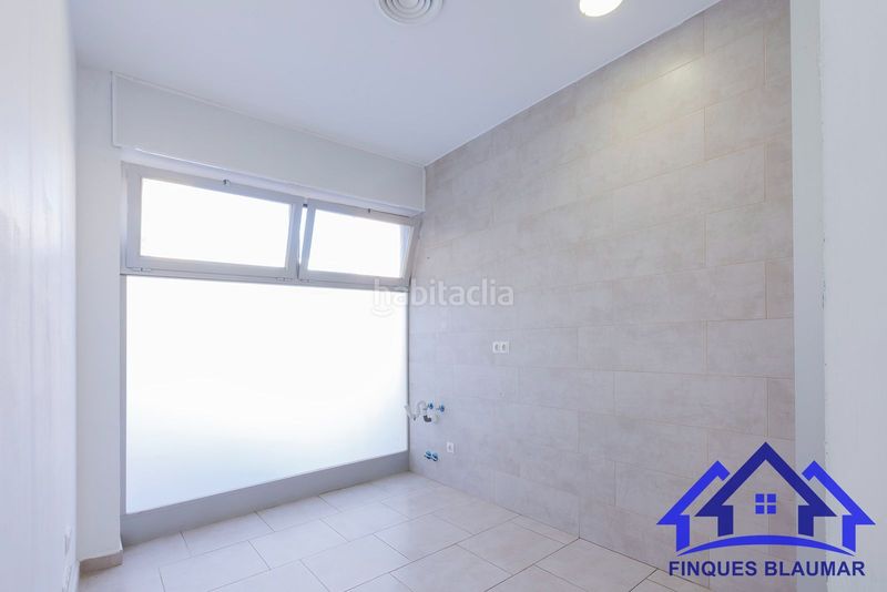 Foto ffbcfa55-a46b-456c-924d-94b0f7514a4c. Local comercial a Zona alta Arenys de Mar