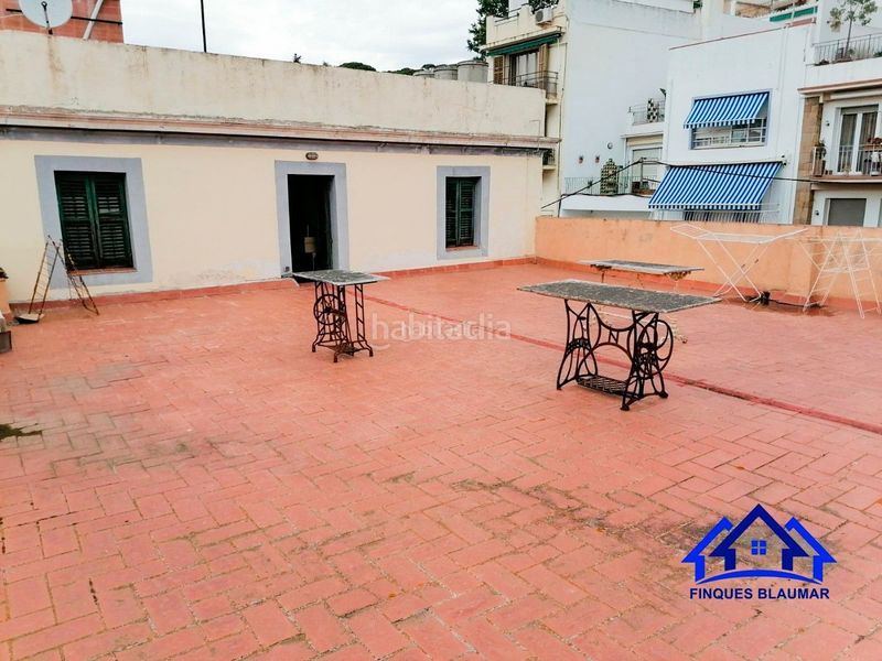 Foto a21037a6-da6b-476a-b1cc-bd3d3a78d9ae. Masia a Centre Arenys de Mar