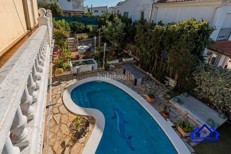 Foto c34b47db-2b6f-4af4-afb4-fee9bb5edc91. Casa amb piscina a Urbanitzacions Arenys de Mar