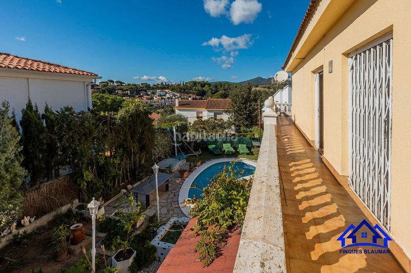 Foto d248e3b0-1ba6-4bac-aaa5-795da8404cb1. Casa amb piscina a Urbanitzacions Arenys de Mar