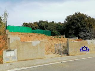 Terreny residencial a Urbanitzacions. Parcela en venta