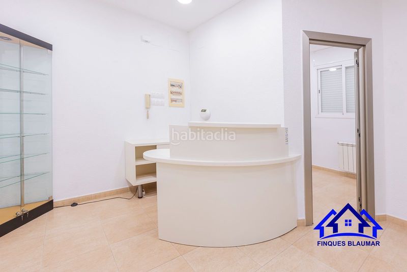Foto 805b7dd7-6a7a-4e3d-80b8-87f0a54434ee. Local comercial a Centre Arenys de Mar
