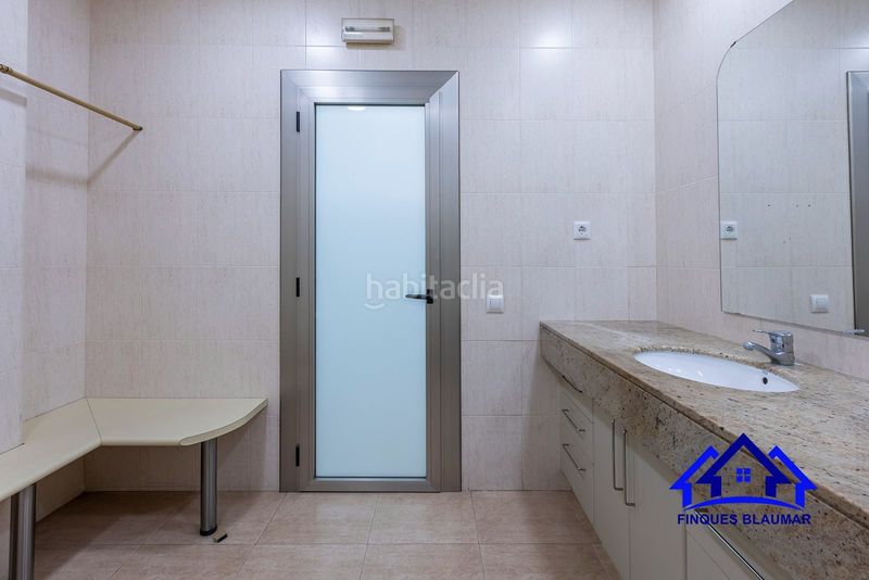 Foto beaae95f-29d8-43a7-866c-6db75de54420. Local comercial a Centre Arenys de Mar