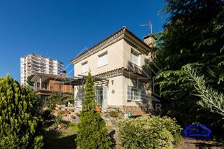 Casa a Arenys de Munt. Espectacular torre con jard�n y garaje