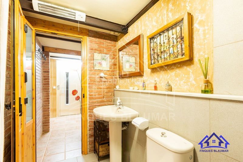 Foto 402a9126-f2fa-4958-acd4-a0e0c63f0e84. Casa amb calefacció a Arenys de Munt