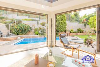 Location Appartement à Arenys de Munt. En alquiler espectacular piso con jardín y piscina privados