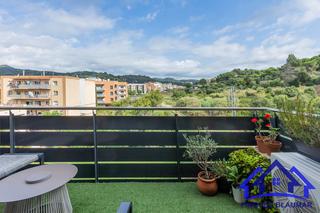 Dúplex a Arenys de Munt. Fantástico ático dúplex con parking y trastero