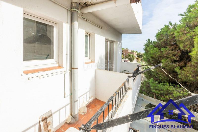 Foto 24a0dce4-2627-4ae1-aa58-f736c5bd4c88. Piso  totalmente exterior a reformar en Urbanitzacions Arenys de Mar