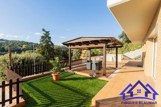 Casa a Arenys de Munt. Espectacular chalet con vistas