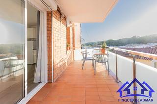 Appartement à Zona alta. Bonito apartamento con terraza y zona comunitaria con piscina