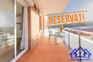 Appartement à Zona alta. Bonito apartamento con terraza y zona comunitaria con piscina