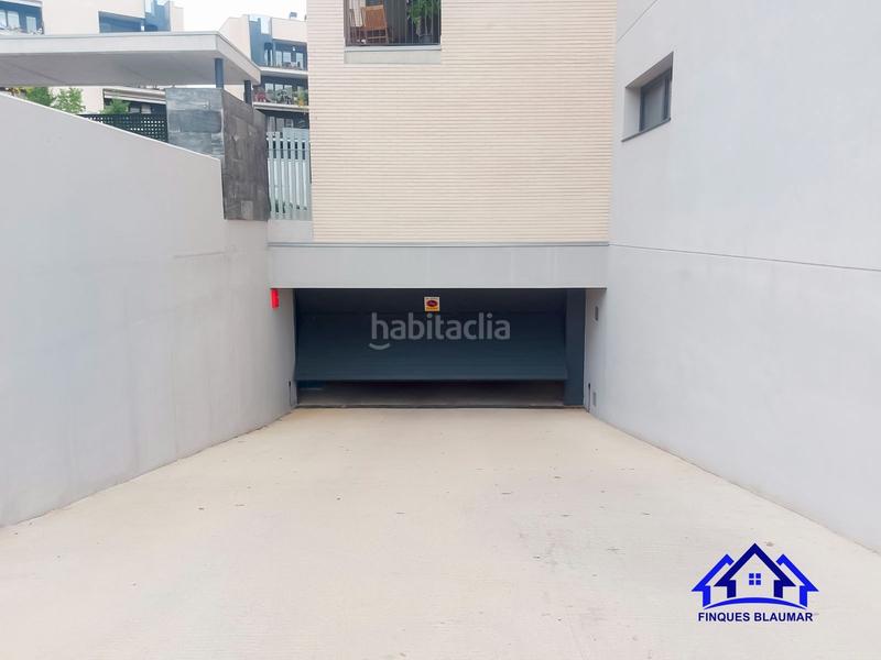 Foto ca5d317c-e48c-4c2b-9dd7-e0c1926194f7. Parking coche parquing zona colegio sinera en Urbanitzacions Arenys de Mar